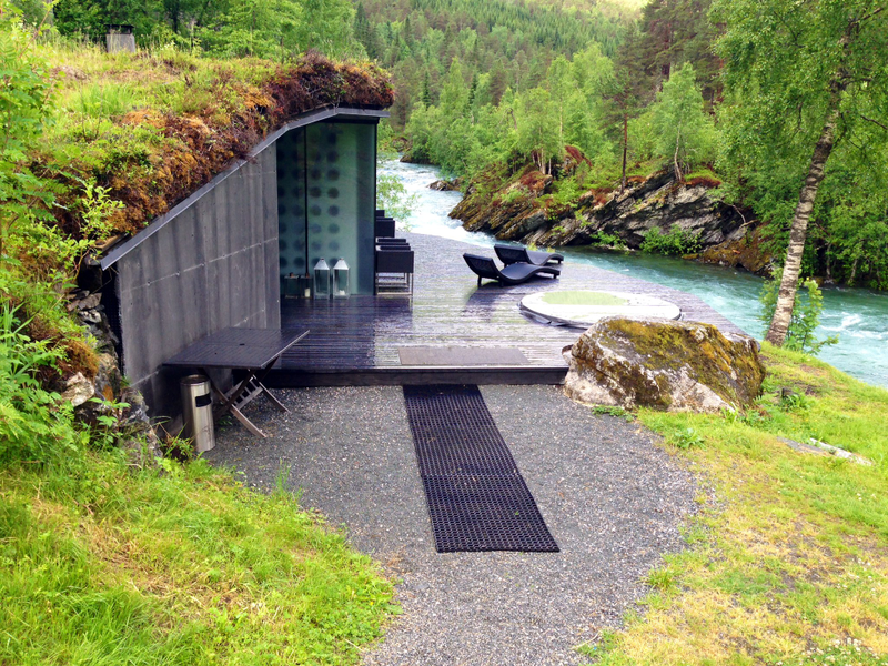 Illustration for article titled I want to live in one of these spectacular cabins in a Norwegian fjord